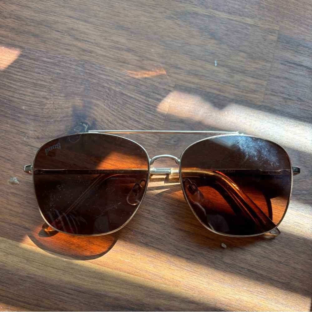 Gold Frame Aviator Sunglasses